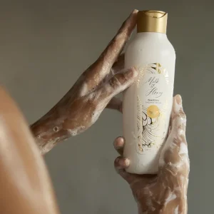 46970 Oriflame - Kem tắm tạo bọt Milk & Honey Gold Pampering Shower Cream