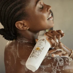 46970 Oriflame - Kem tắm tạo bọt Milk & Honey Gold Pampering Shower Cream
