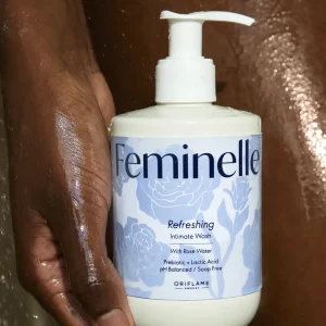47099 Oriflame – Dung dịch vệ sinh Feminelle Refreshing Intimate Wash with Rose Water