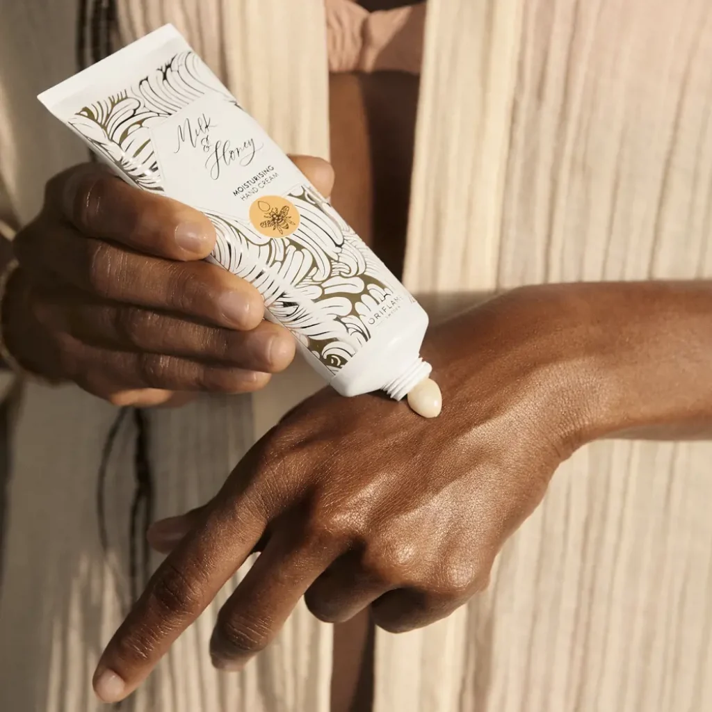 47224 Oriflame - Kem dưỡng da tay Milk & Honey Gold Moisturising Hand Cream