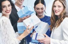 Catalogue Oriflame Việt Nam Tháng 12.2023 – TƯNG BỪNG MÙA LIÊN HOAN